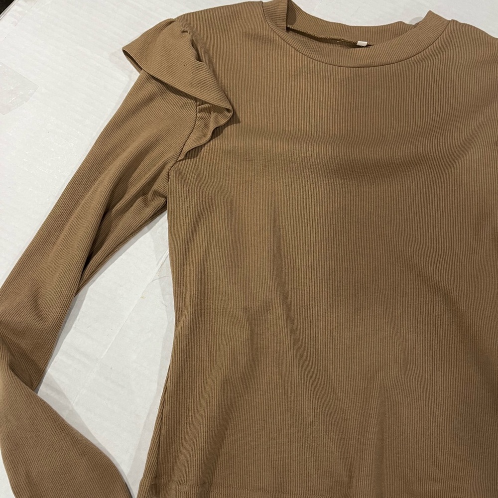 LONG SLEEVE RIBBED RUFFLE DETAIL TOP (847) - Picture 3 of 12